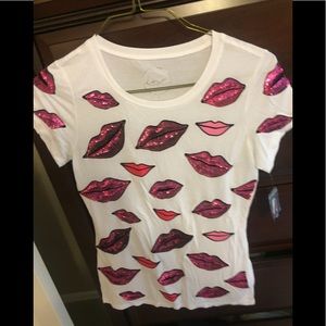Lip print tee shirt, Macys, sz M